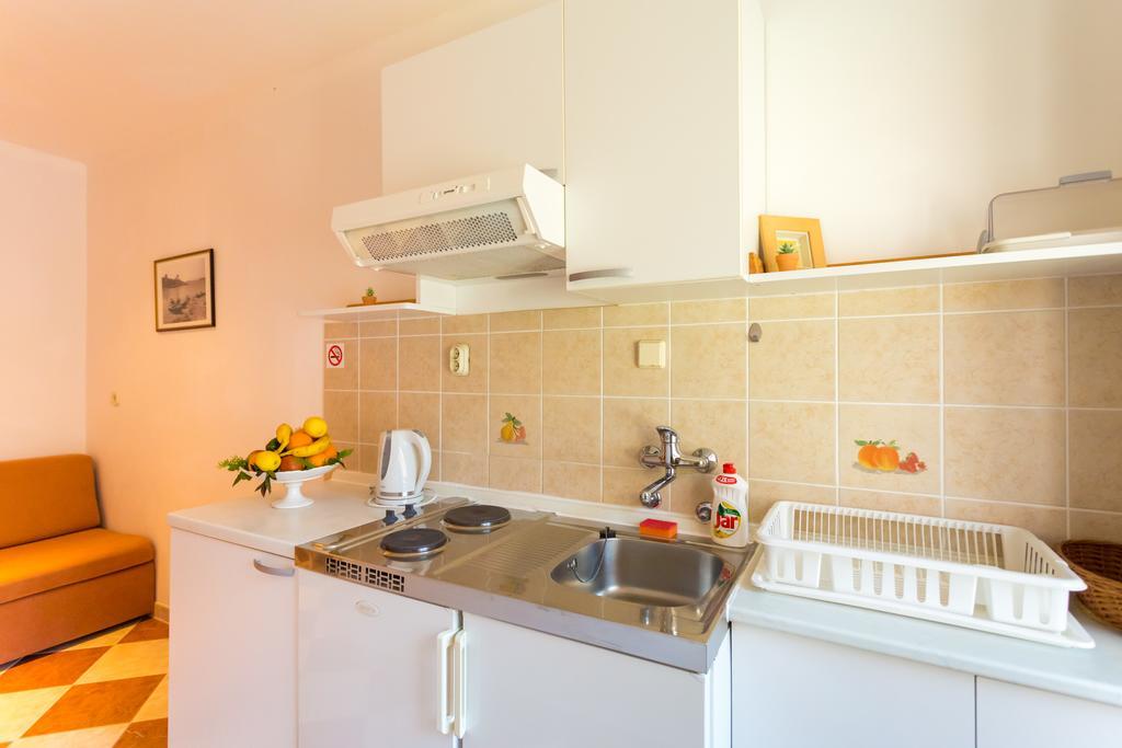 Apartments Slavica Pomena Exterior foto